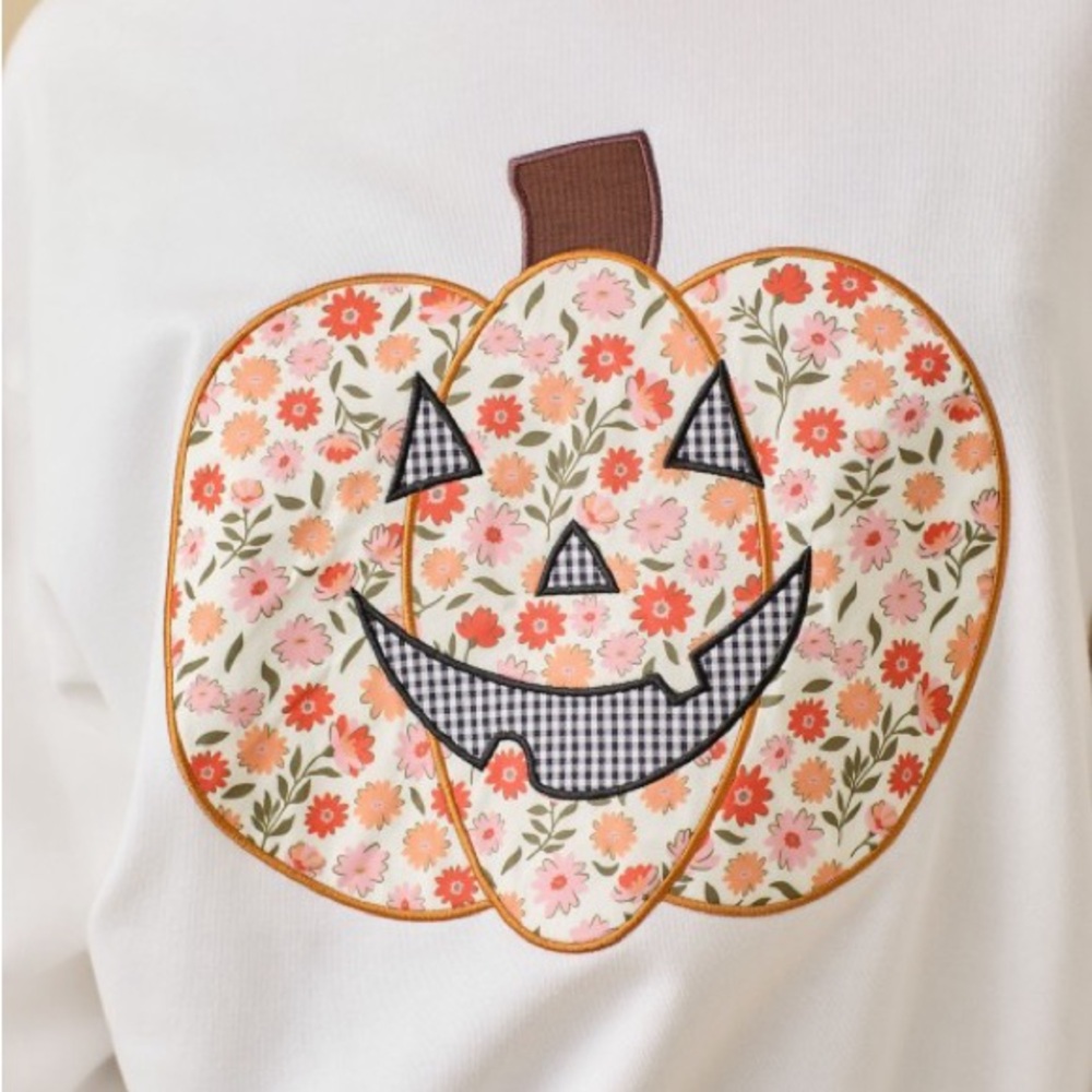 Hazy Daisy Halloween Sweatshirt S-L - Picture 5 of 8